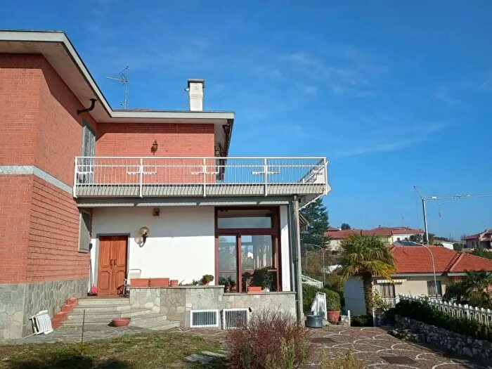 Casa con 6 locali in vendita in Via Chieri, Baldissero Torinese