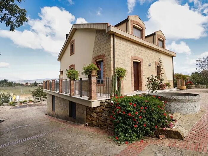 Casa con 5 locali in vendita in Contrada San Michele, Calascibetta