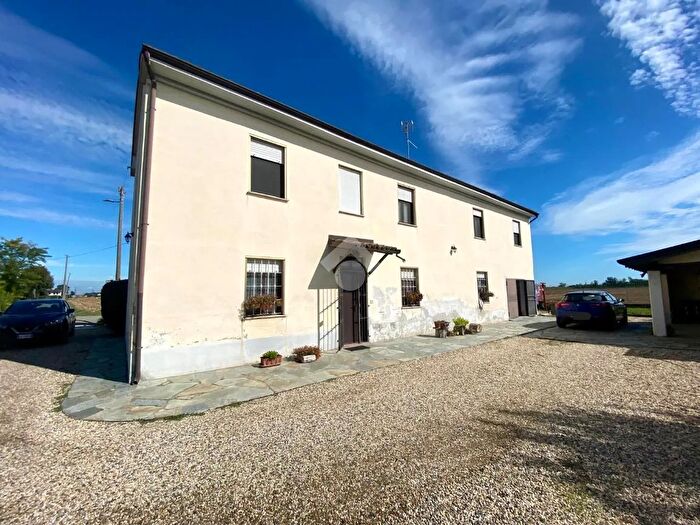 Casa con 7 locali in vendita in Via Cerchetta, Sale