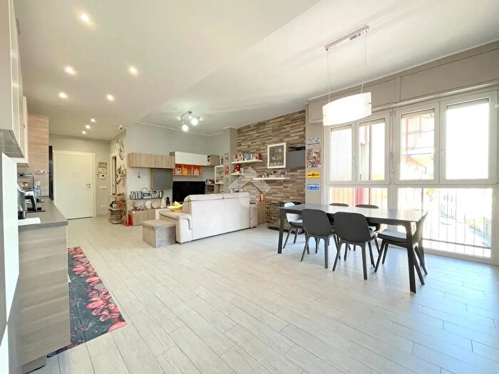 Appartamento trilocale in vendita in Via Andrea Ponti, Cornaredo