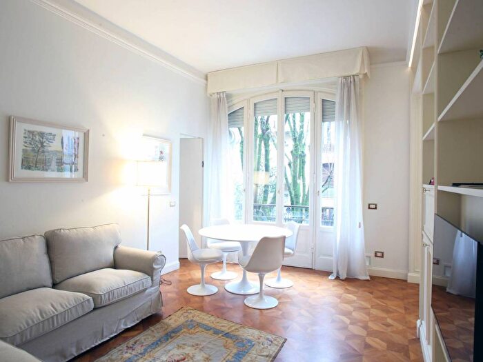 Appartamento trilocale in affitto in Corso Magenta, Cadorna Castello, Milano