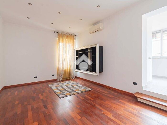 Appartamento trilocale in affitto in Viale delle Medaglie dOro, Piazzale degli Eroi, Roma