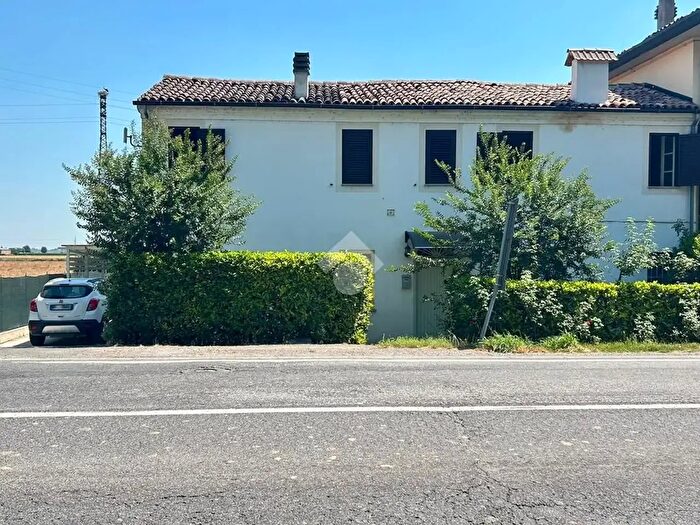 Casa con 6 locali in vendita in Via Bastia, Conselice