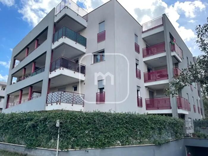 Appartamento quadrilocale in vendita in Via Guglielmo Guasta, Roma