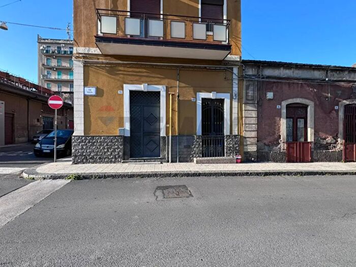 Casa bilocale in affitto in Via Nuova, Catania