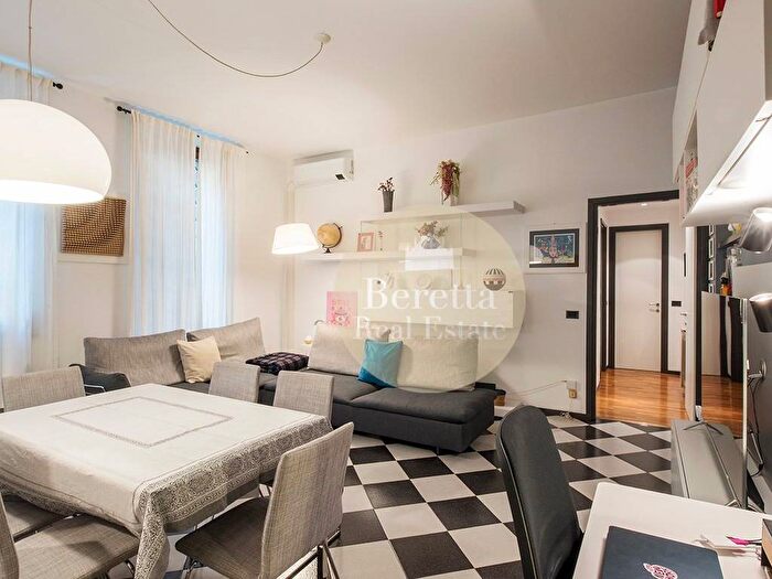 Appartamento bilocale in affitto in Via Sebenico, Isola, Milano