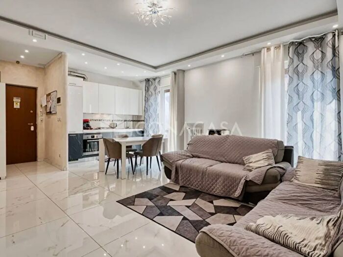 Appartamento quadrilocale in vendita in Via Roveggia, Verona