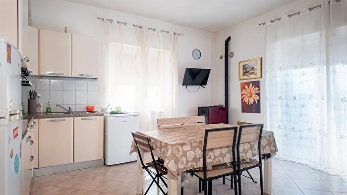 Appartamento trilocale in vendita in Via SantElpidio a Mare, Roma