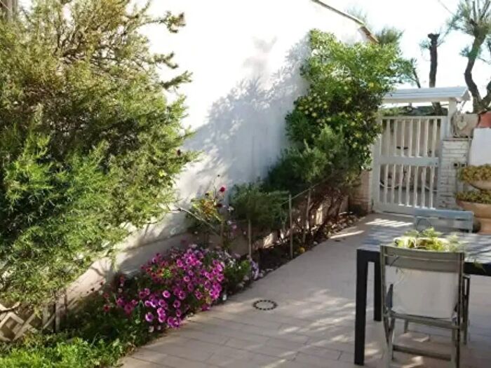 Casa trilocale in affitto in Lungomare di Levante, Fiumicino