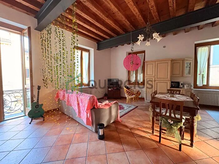 Appartamento bilocale in affitto in Via Roma, Soave