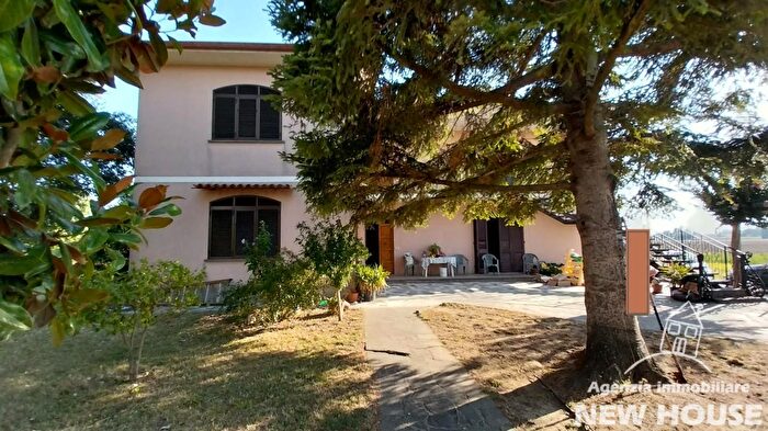 Casa con 12 locali in vendita in San Giuliano Terme