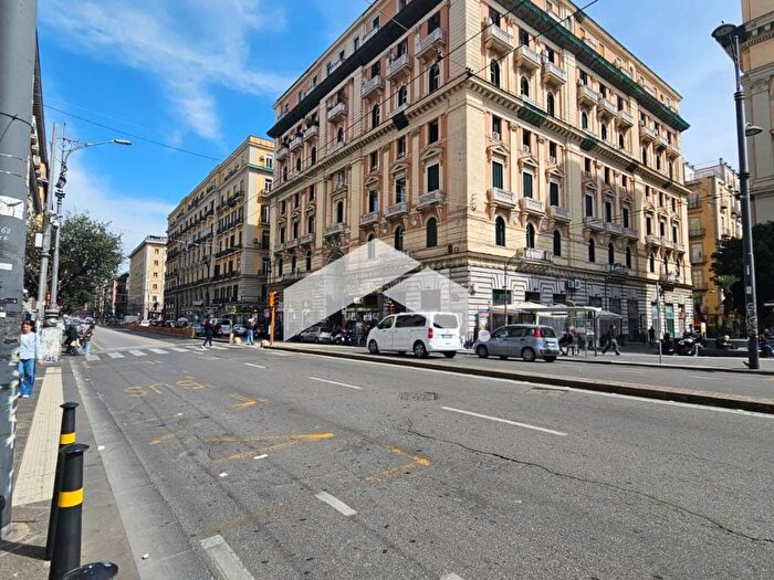 Appartamento trilocale in affitto in Pendino Santa Barbara, Centro Storico, Napoli