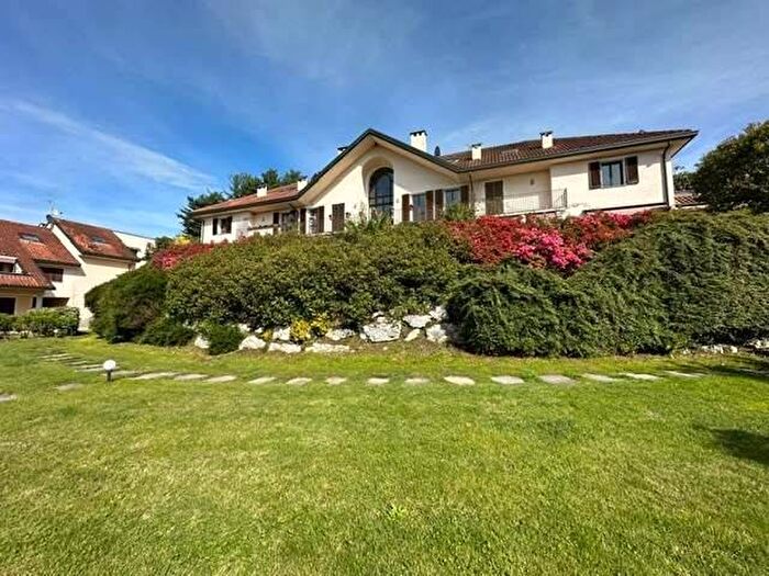 Appartamento trilocale in affitto in Via Antonio Sist, Centro, Taino