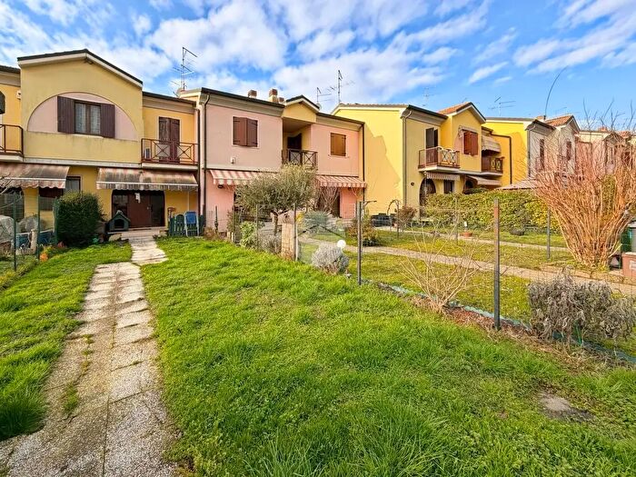 Casa quadrilocale in vendita in Via Papa Giovanni XXIII, Zevio