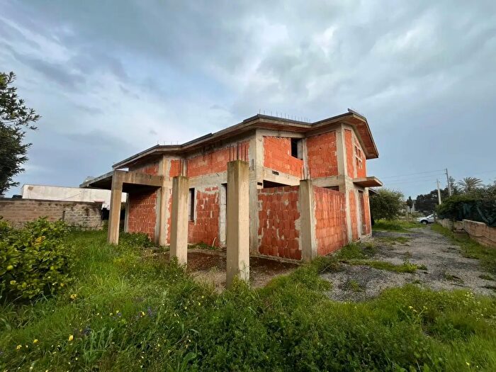 Casa con 5 locali in vendita in Via Lipari, Noto