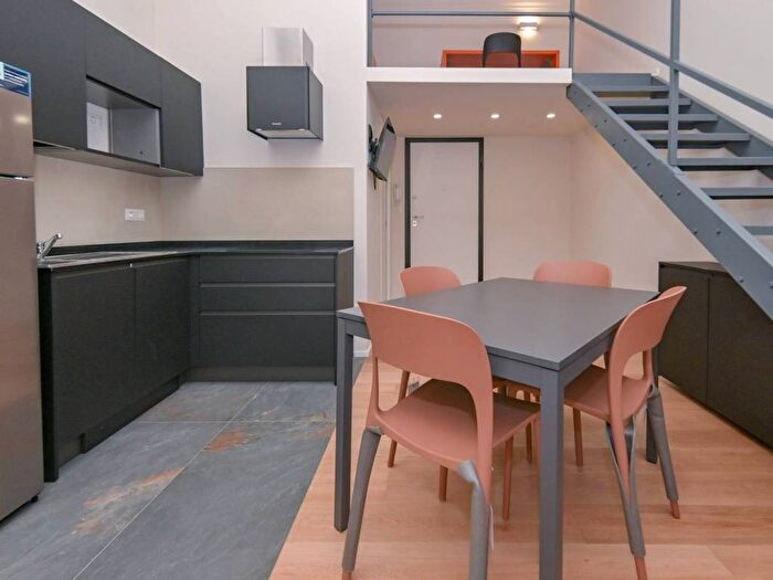 Appartamento trilocale in affitto in Via Camillo Benso di Cavour, Via Roma, Torino