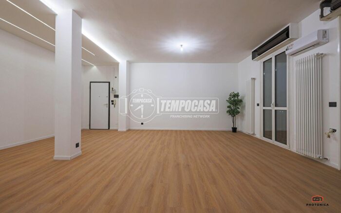 Appartamento trilocale in vendita in Bologna