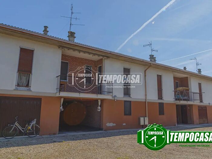 Appartamento trilocale in vendita in Via Cavagnera, Vidigulfo