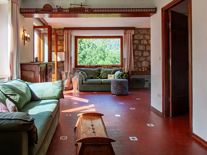 Appartamento quadrilocale in affitto in Avenue Dent Du Geant, Pre Saint Didier