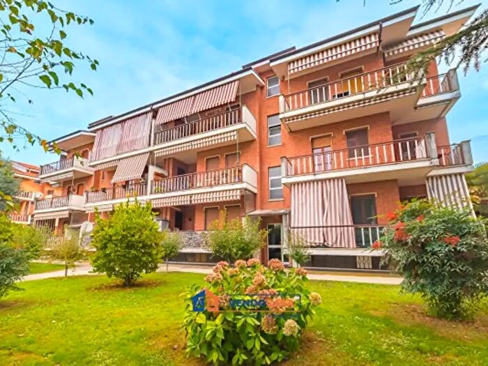 Appartamento trilocale in vendita in Via Federico Ravello, Bra