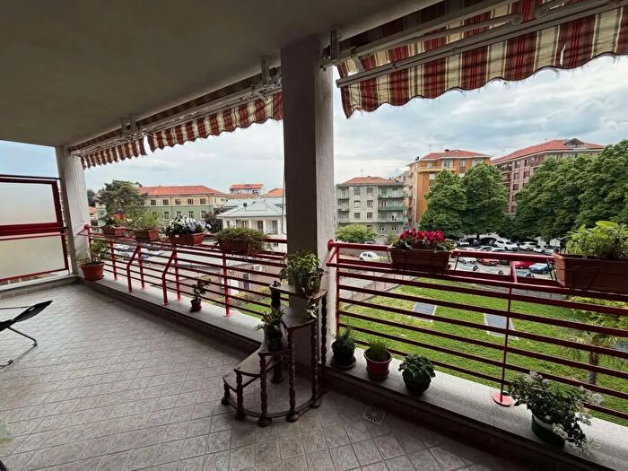 Appartamento quadrilocale in vendita in Piazza Solferino, Pinerolo