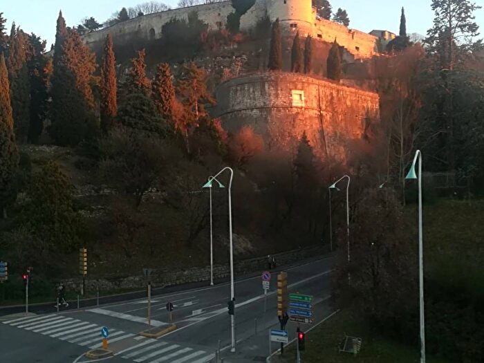 Appartamento bilocale in affitto in Crocifissa di Rosa, Brescia