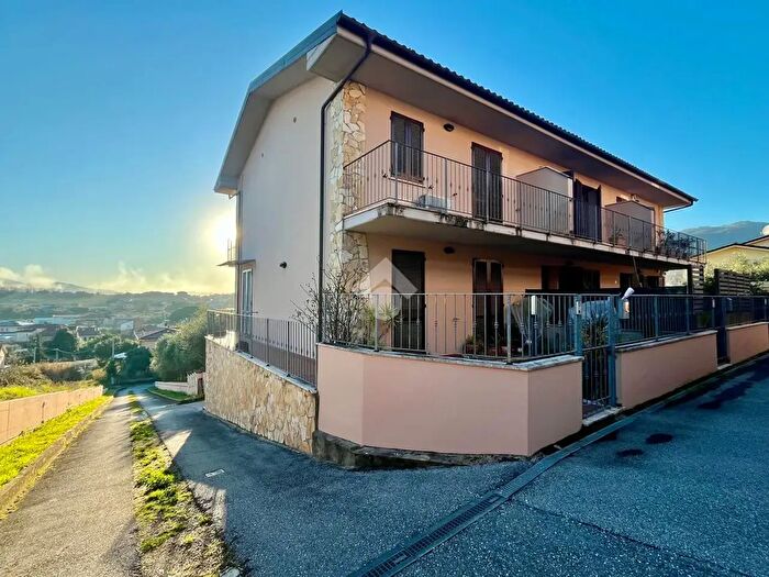 Casa quadrilocale in vendita in Via della Quercia, Pescia