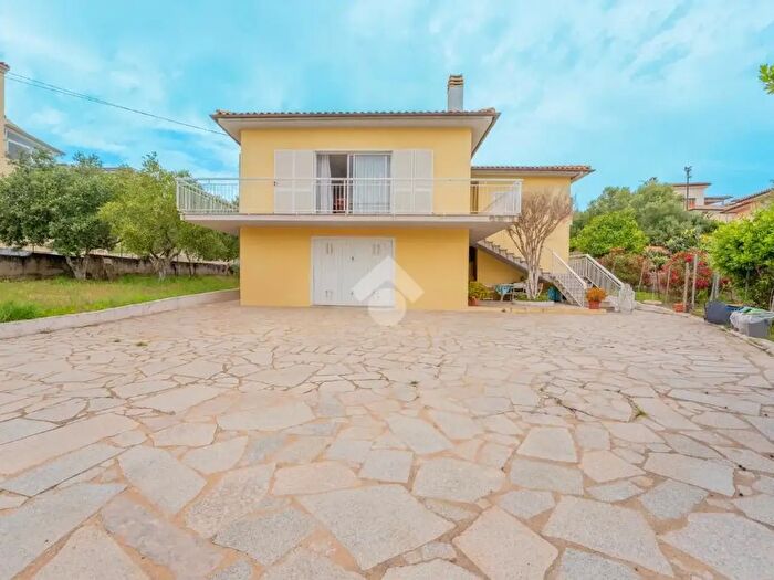 Casa con 5 locali in vendita in Via Tunisi, Olbia