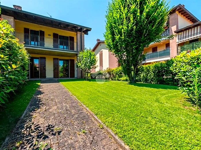 Casa con 7 locali in vendita in Via della Repubblica, Reggio Emilia