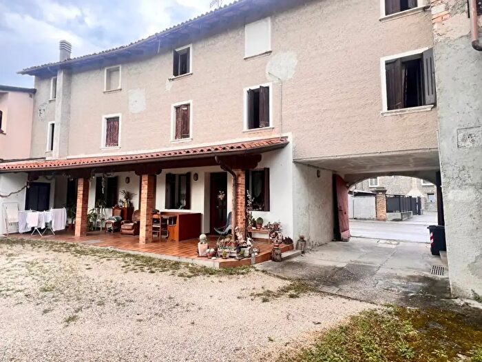 Casa trilocale in vendita in Via Vial di Sclavons, Cordenons