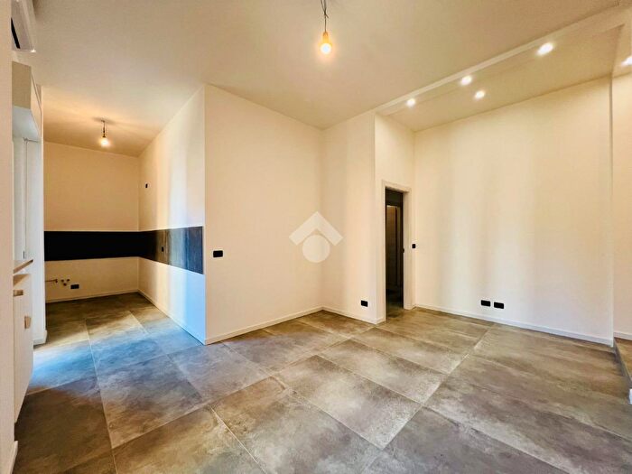 Appartamento trilocale in vendita in Viale Brigata Mantova, Mantova