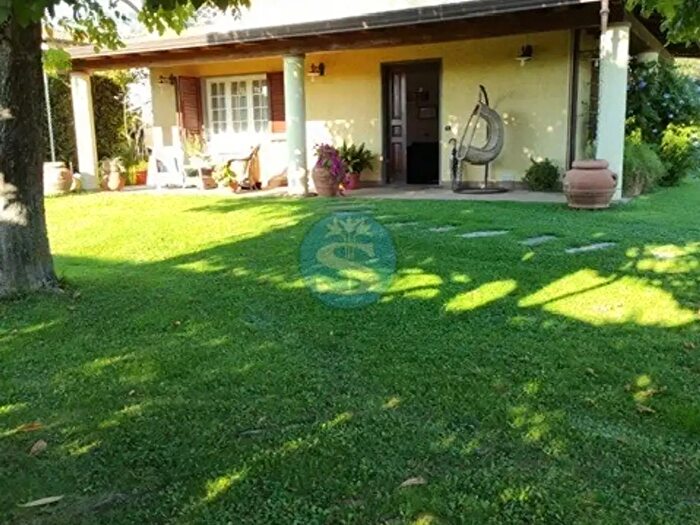 Casa con 5 locali in affitto in Pietrasanta