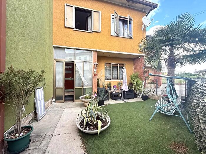 Casa con 6 locali in vendita in Tombolo