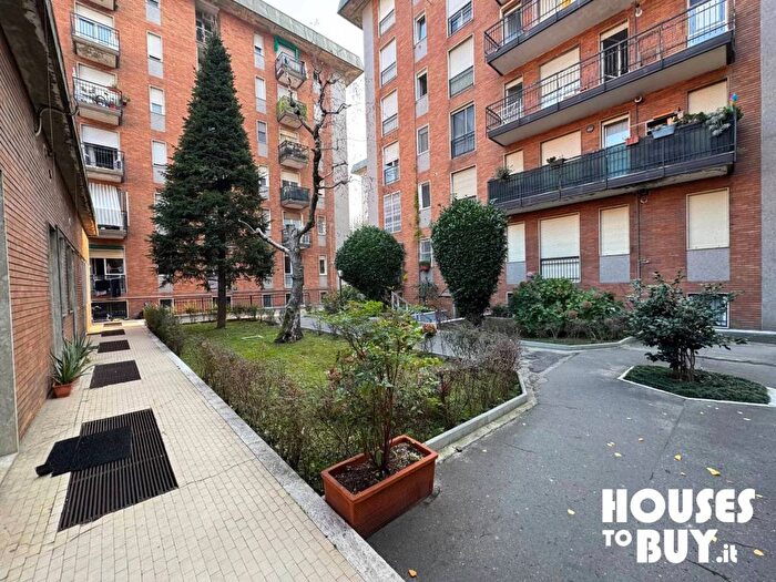 Appartamento trilocale in affitto in Via Valeggio, Dergano, Milano