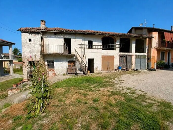 Casa quadrilocale in vendita in Corso Cortemilia, Alba