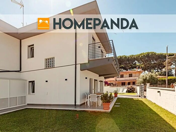 Casa trilocale in vendita in Viale dei Ciclamini, Anzio