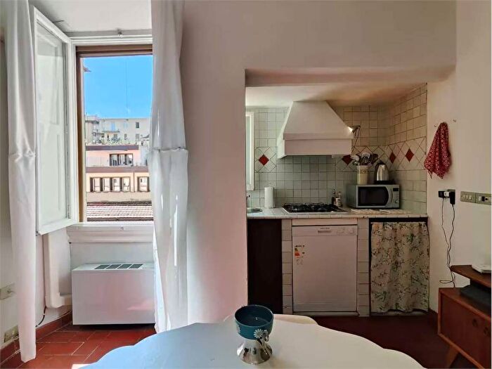 Appartamento trilocale in affitto in PIAZZA DONATELLO, Mazzini Oberdan, Firenze