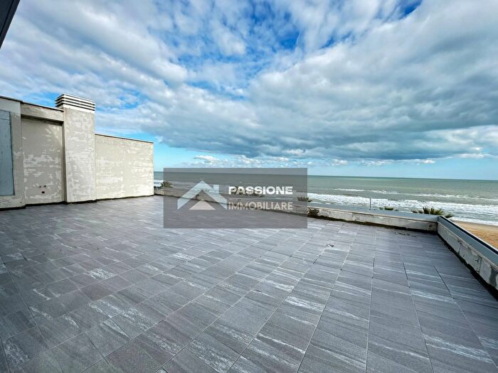 Appartamento quadrilocale in vendita in Lungomare Sirena, Tortoreto