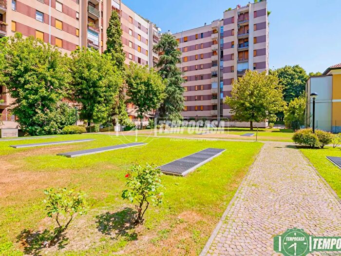Appartamento quadrilocale in vendita in Via Martiri di Cefalonia, San Donato Milanese