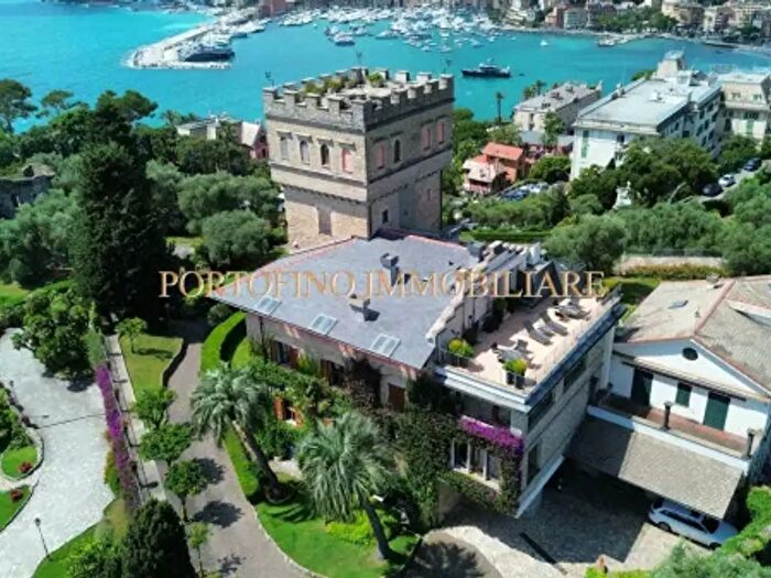 Appartamento con 5 locali in affitto in Lungomare Castello, Rapallo