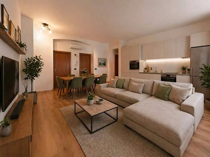 Appartamento quadrilocale in vendita in Via Mac Mahon, Milano