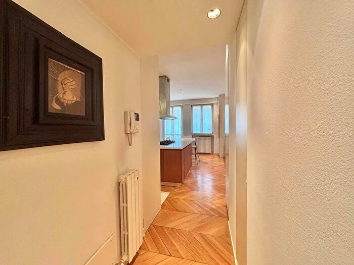 Appartamento trilocale in vendita in Viale Teodorico, Milano