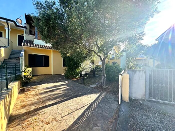 Appartamento trilocale in vendita in Via Parini, Budoni