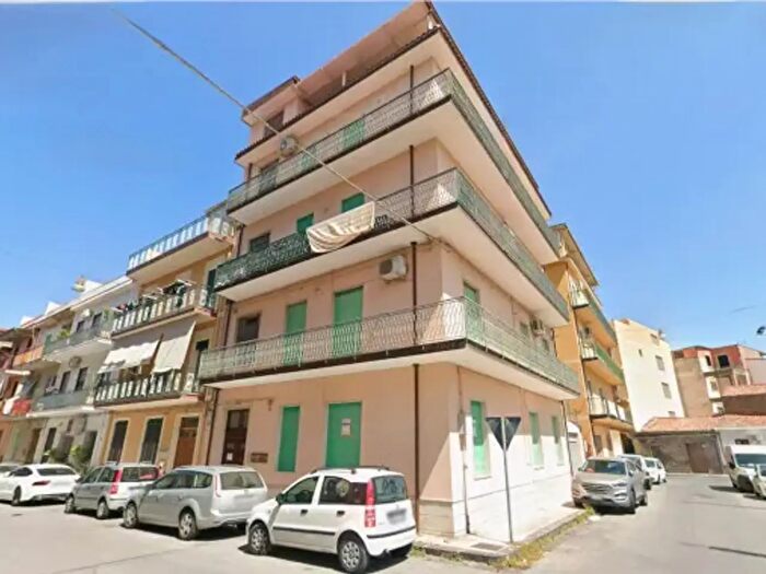 Appartamento con 6 locali in vendita in Via Lazio, Barcellona Pozzo Di Gotto