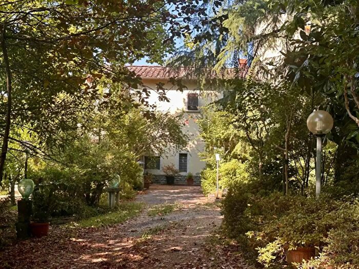 Casa con 13 locali in vendita in Bagno A Ripoli