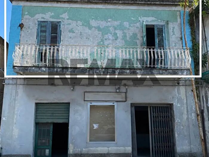 Appartamento con 5 locali in vendita in Pace Del Mela