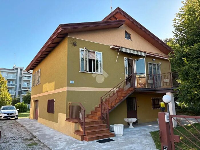 Casa trilocale in vendita in Via Pasqualigo, Venezia
