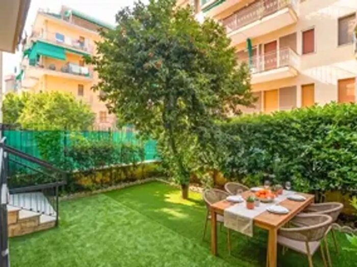 Appartamento trilocale in vendita in Via dei Pontassi, Borghetto Santo Spirito