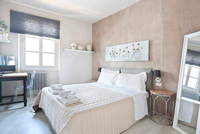 Appartamento trilocale in affitto in Via della Scala, Borgo Ognissanti Il Prato, Firenze