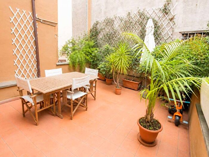 Casa quadrilocale in affitto in via Banchi Nuovi, Via Giulia, Roma